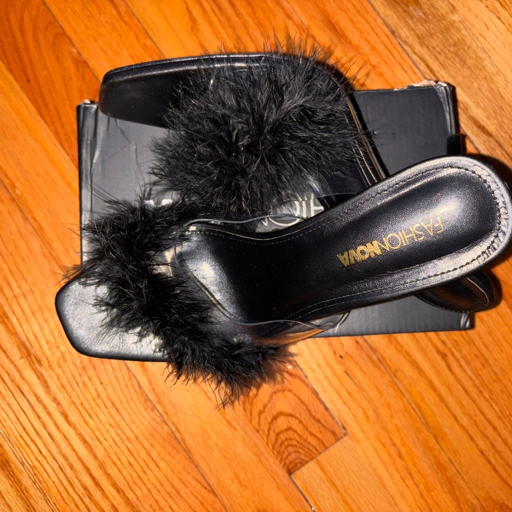 Fashion Nova Black Feathered Women's Shoes - Size 10